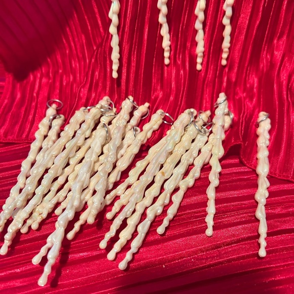 24 vintage Elegant Cream Icicle Christmas tree decorations- preloved - Picture 8 of 8